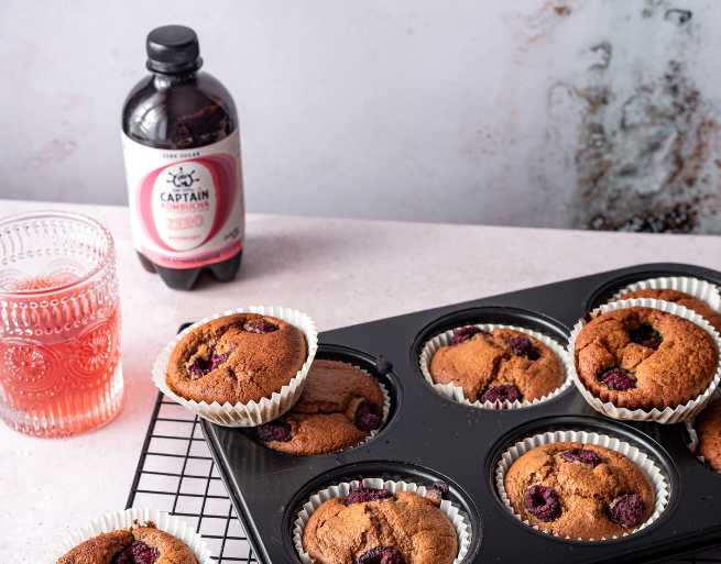 Magdalenas de Kombucha de Frambuesa – la Receta ideal para una merienda con los amigos.